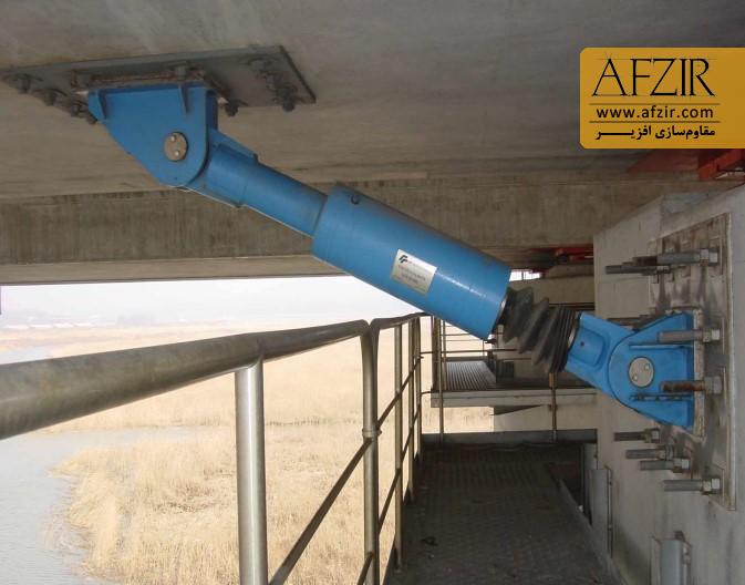 استفاده از انواع میراگرها و جداگرهای لرزه ای (Damper, Base Isolation)
